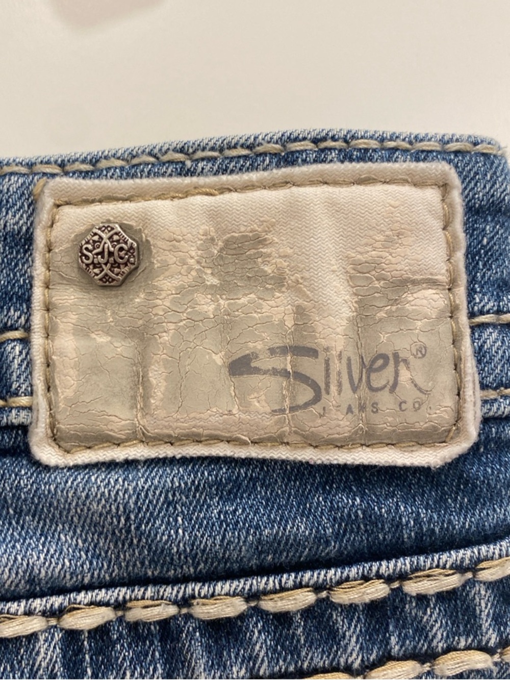 Silver Jeans Low Rise Mid Short Distressed Denim Shorts W30 Y2K Aiko Stretchy - Picture 11 of 12